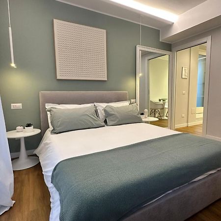 The Captain'S Apartments Sirocco - City Center Leonardo Academy Sesto Calende Exterior foto