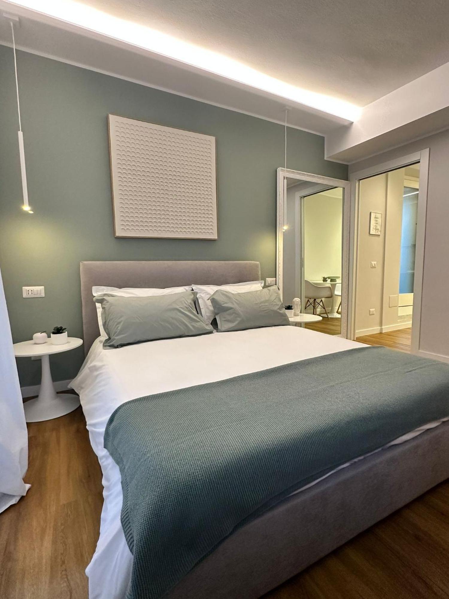 The Captain'S Apartments Sirocco - City Center Leonardo Academy Sesto Calende Exterior foto